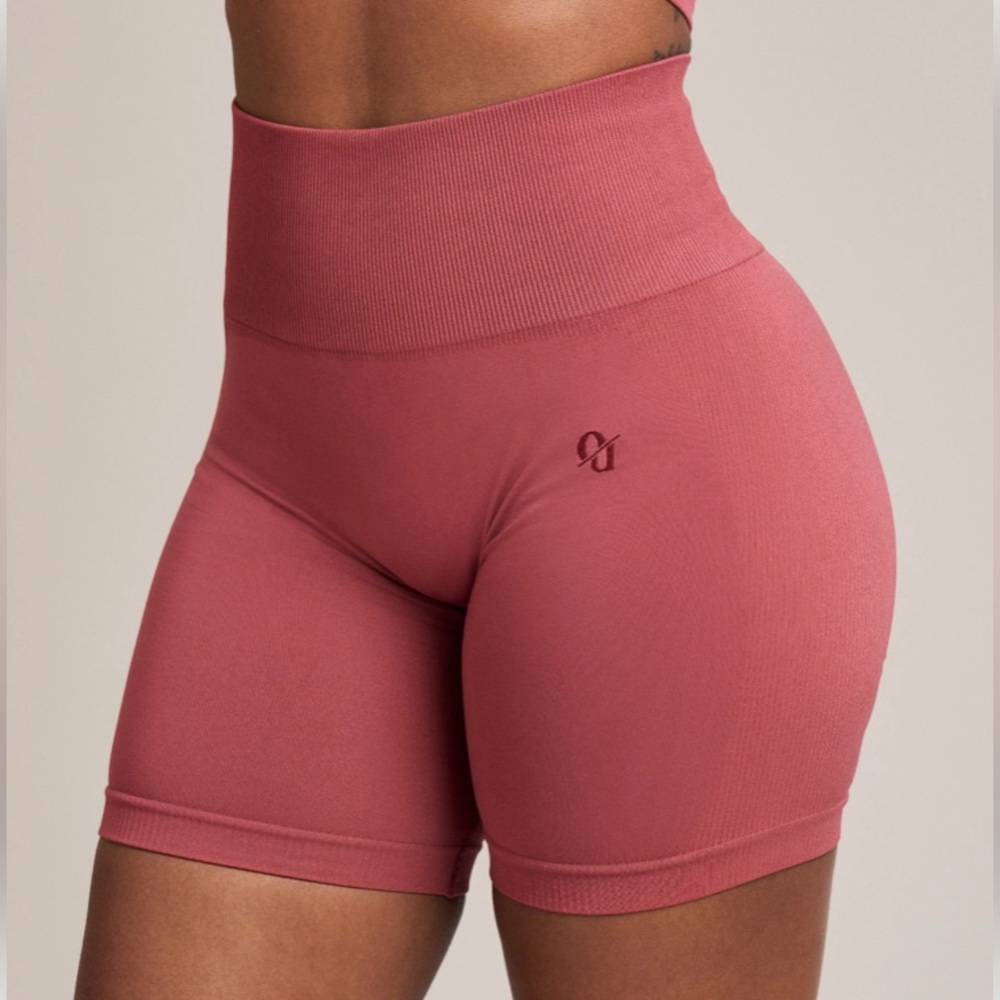 Elegant High-Waisted Women's Shorts in Jersey Red